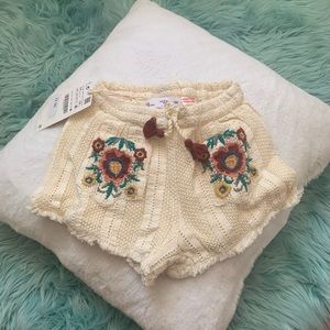 NWT Cream Zara shorts